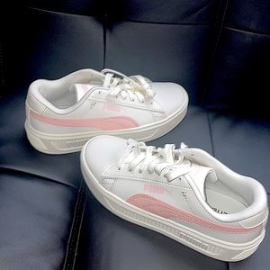 Women’s Puma Shoe